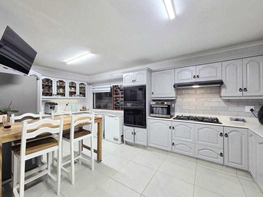5 Bedroom Property for Sale in Eversdal Western Cape
